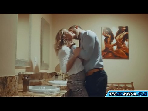 ❤️ Quan una rossa tetona et sedueix en un lavabo públic ❤️ Porno preciós al porno ca.sayhentai.ru